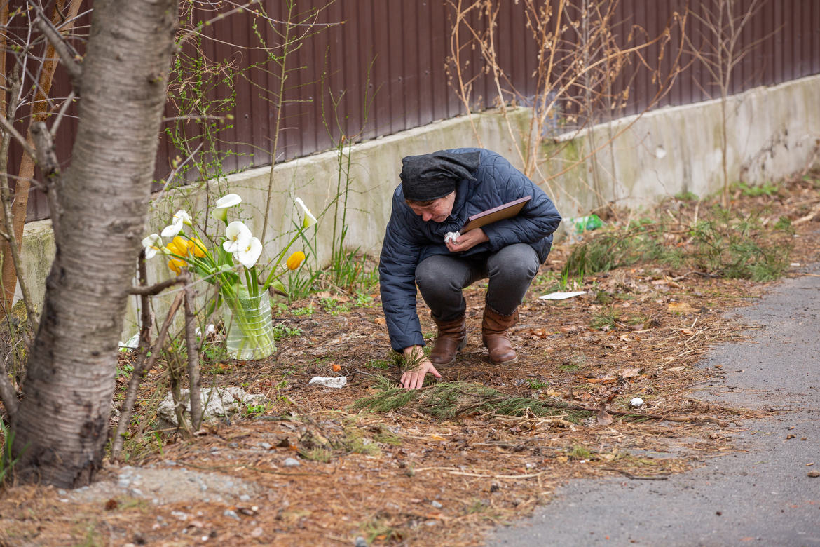 Irpin, Ukraine During the Russian Invasion His mom brought flowers and mourned his death