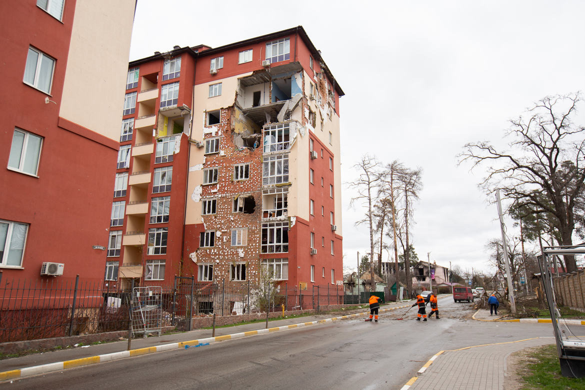 Irpin, Ukraine During the Russian Invasion The Russians left mines and explosives hidden in pianos, in drawers, and other places so that Ukrainian residents coming back would get killed